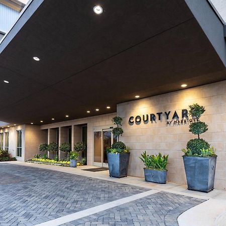 Courtyard By Marriott Atlanta Alpharetta/Avalon Area Hotel Exterior photo